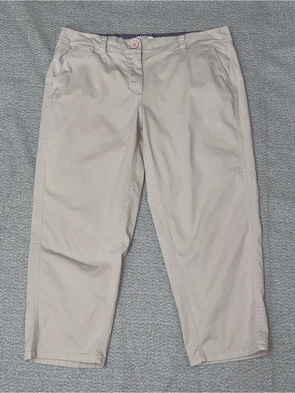 Crown & Ivy khaki tan crop capri chino pants flat front size 8P 8 Petite